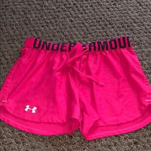 Under armors semi fitted shorts